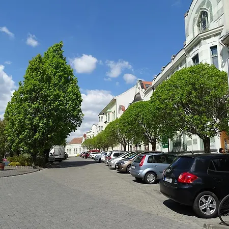 Ovaros Apartment