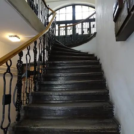 óváros Apartman *